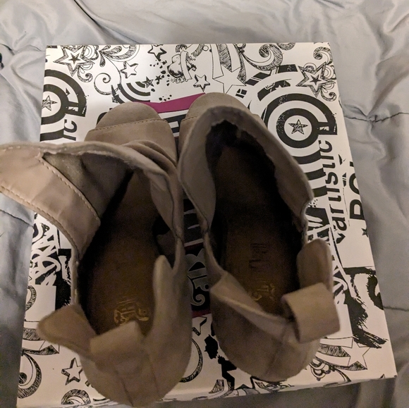 Brash faux suede peep toe  block heel ankle booties with side cutouts Taupe 5 - Picture 9 of 10